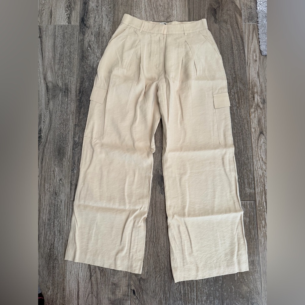 Abercrombie & Fitch Women’s Baggy Wide Leg Cargo Tan Pants 27R 27X28